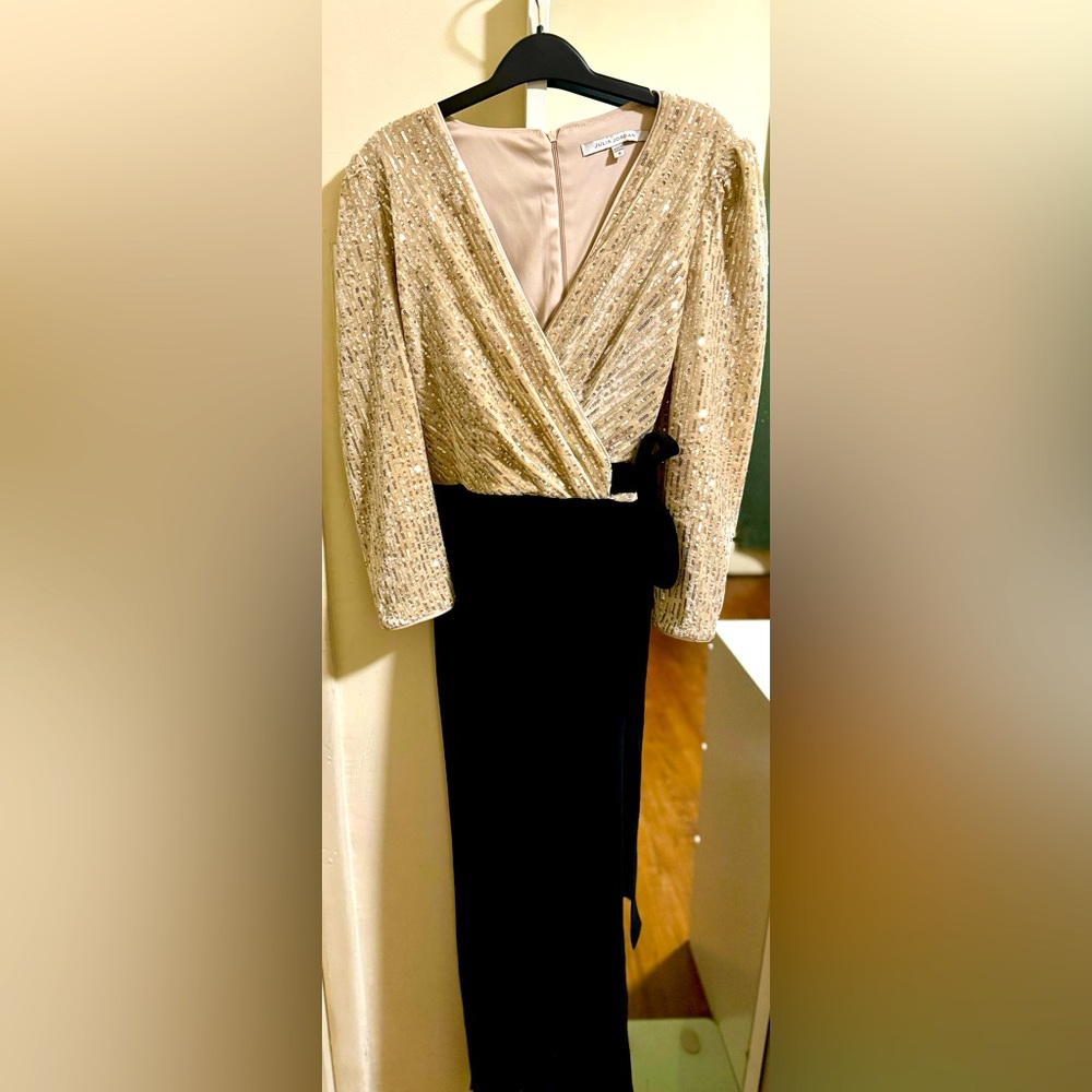 Want to turn heads at a party as you shine? This Julia Jordan jumpsuit has you!